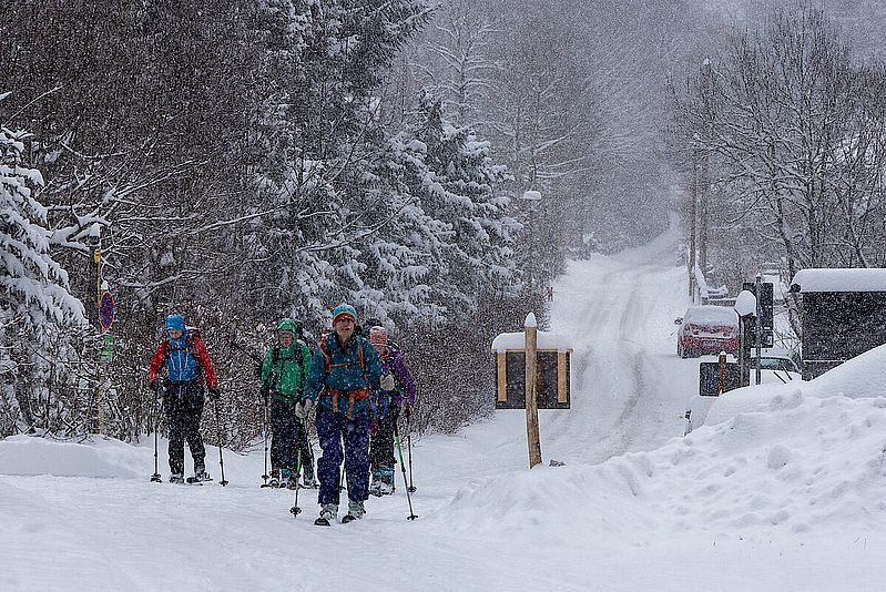 Am Eingang ins Dürnbachtal gehts mit Ski weiter