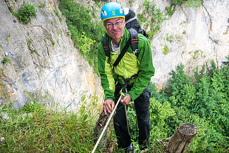 Abseilen an der Kesselwand an der Lenninger Alb