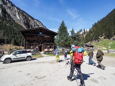 Gasthaus in der Au - die erste Wirtschaft seit fünf Tagen... aber eigentlich geschlossen.