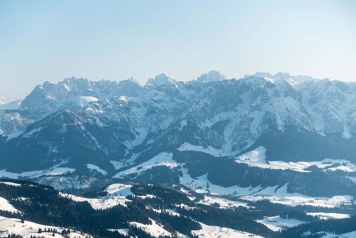 Die Nordseite des Zahmen Kaisers gegenüber