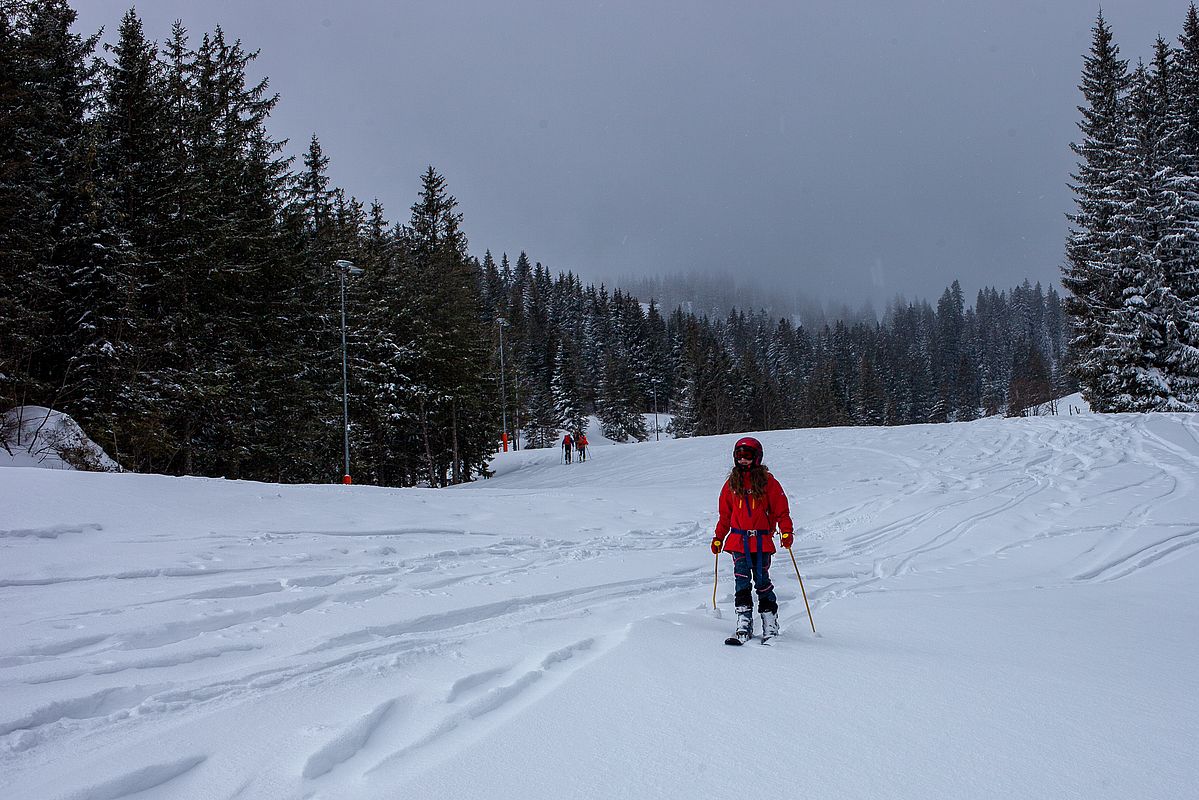 Mäßige Einsinktiefen im graupelhaltigen Neuschnee