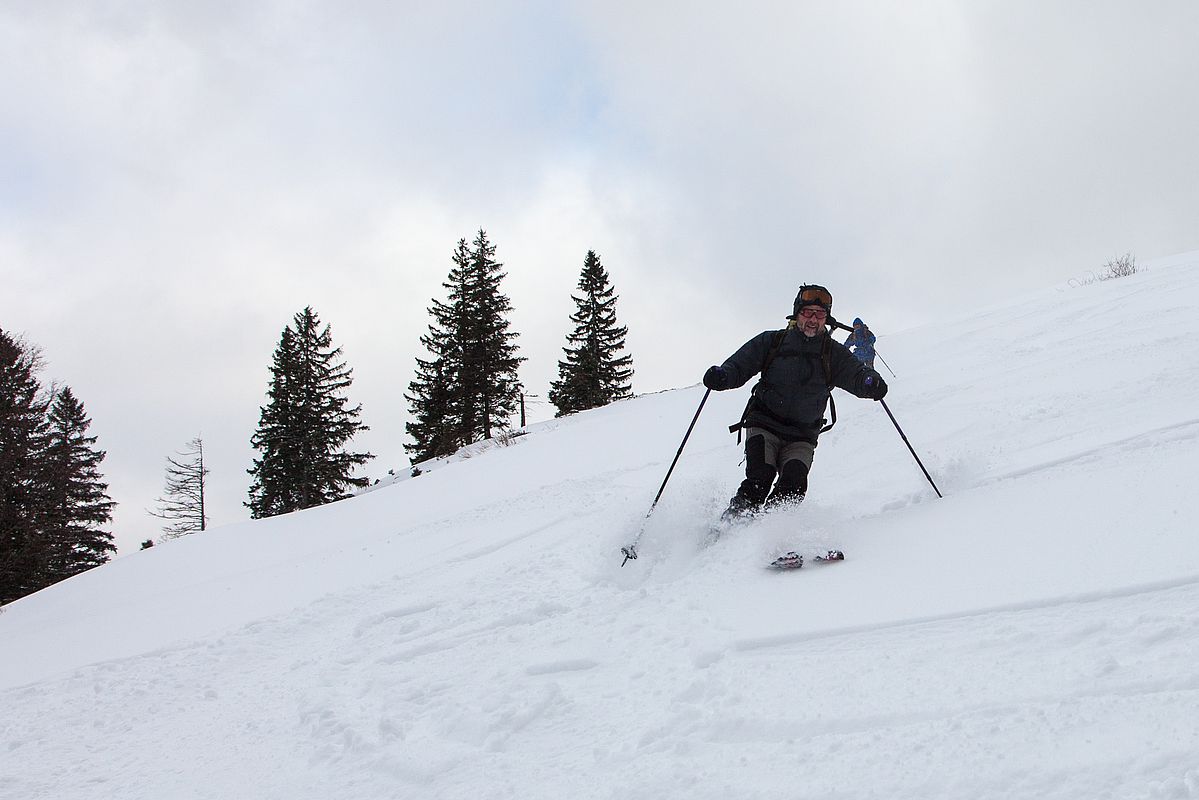 Schöner Pulverschnee in der Abfahrt