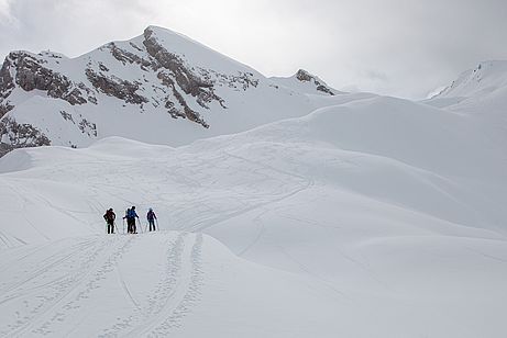 Pulverschneeabfahrt von der Hohen Kreuzspitze