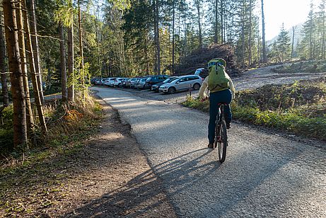 Zum Wanderparkplatz Jenbachtal radle ich von Rosenheim gerade mal eineinhalb Stunden