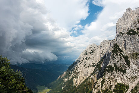 Aufziehendes Wärmegewitter im Wilden Kaiser. 