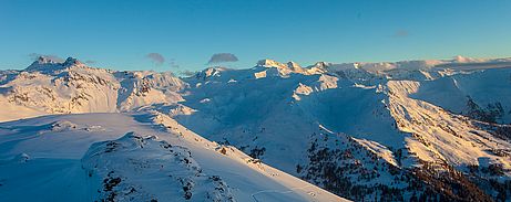 Sonnenuntergangsstimmung in den Tuxer Alpen 