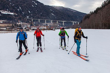 Start in Sichtweite der Brennerautobahn in Gossensass