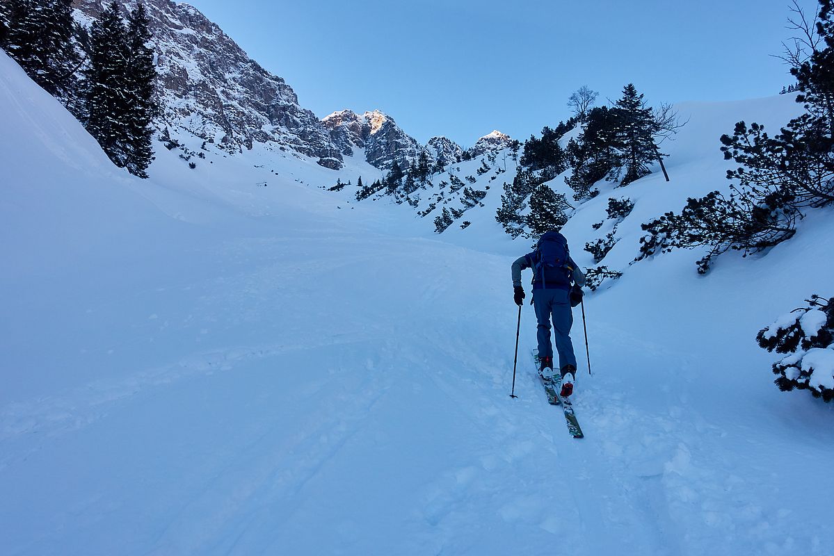 Hohe Schneelage im Kärlestal