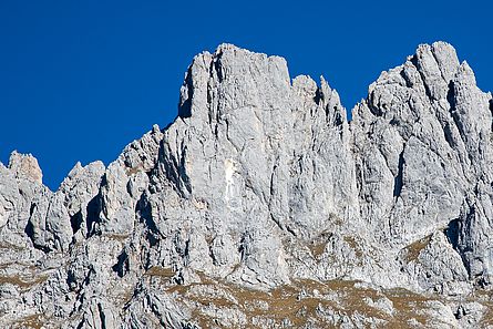 Die Regalpwand von Süden