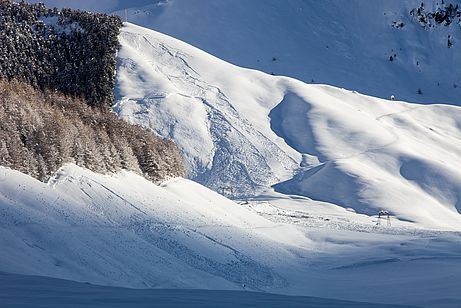 Viele Schneebretter sind in der Nacht abgegangen, aber keines ist in die Nähe des Hotels gelangt.