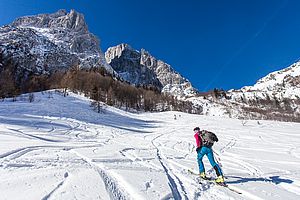 Traumhaftes Wetter am vormittag beim Aufstieg über die Russenleiten