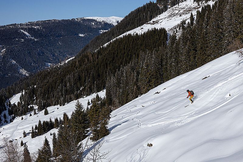 Auf den letzten Hängen in den Talgrund wurde der Pulverschnee dann schon etwas schwerer