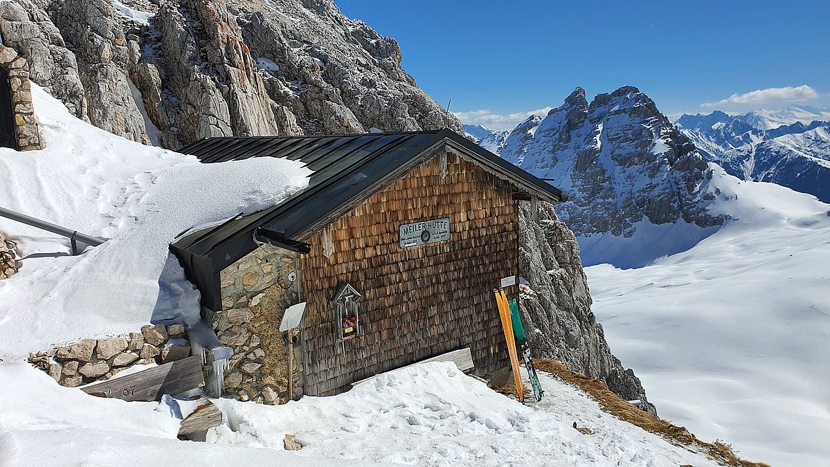 Hier die wunderschöne "alte" Bayerländer-Meilerhütte