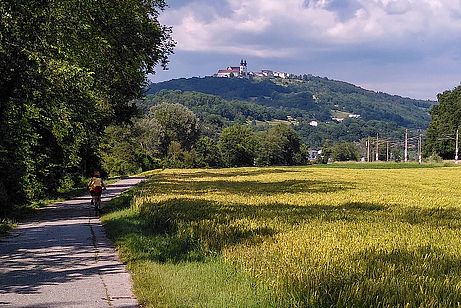 Hoch über der Donau erhebt sich die Wallfahrtskirche Maria Taferl