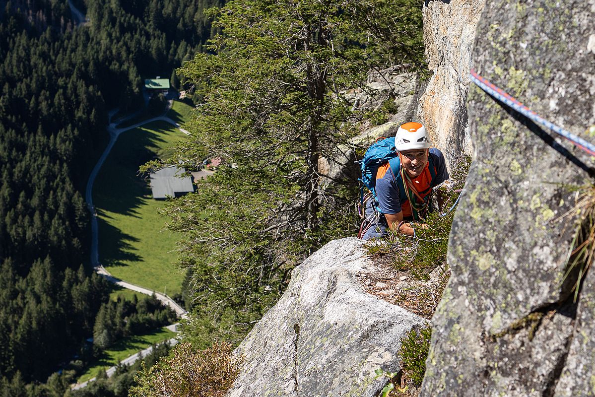 Steile Kletterei hoch über dem Gasthaus in der Au