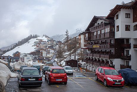 (Park-)Platzmangel in vielen Bergdörfern, wie hier in Obergurgl