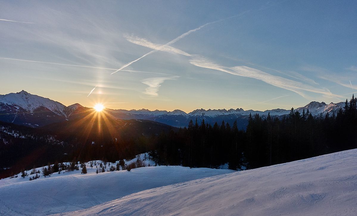 Kurz darauf erreichen die ersten Sonnenstrahlen auch uns