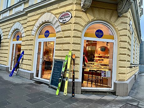 Der obligatorisch Umstiegs-Stop beim Bäcker in Kufstein