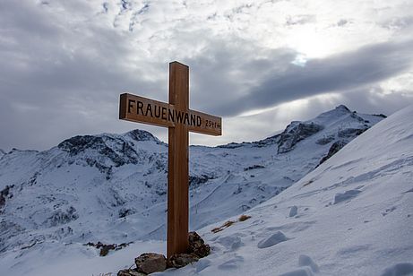 Wenig besuchter Skigipfel an der Grenze zum Tuxer Skigebiet - die Frauenwand.