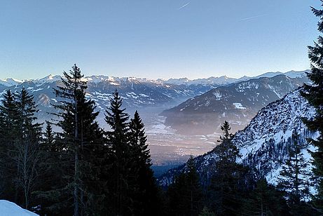 Tief unten liegt das Inntal, dort müssen wir hin