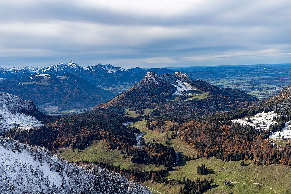 Intensives Farbenspiel am Heuberg