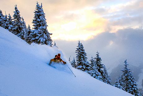 Wenn der Pulverschnee staubt geht nichts über einen guten Anorak (Abfahrt vom Gr. Traithen).