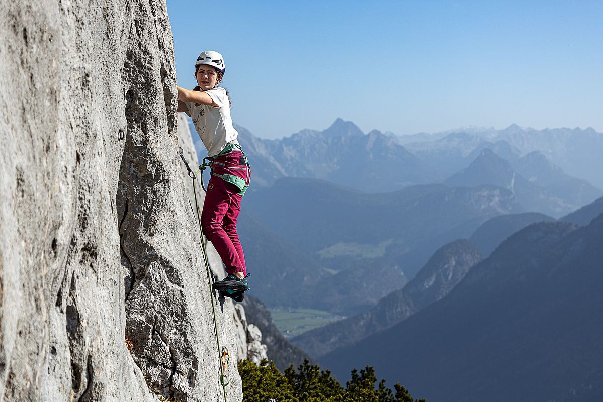 Bestens gesicherte Routen in super Fels