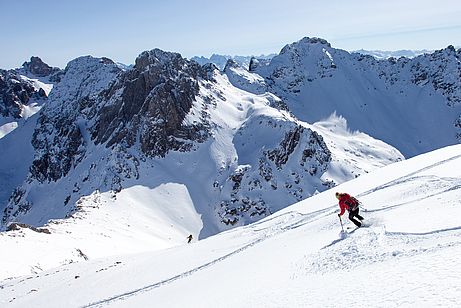 Traumhafte Pulverschneeabfahrt von der Kogelseespitze.