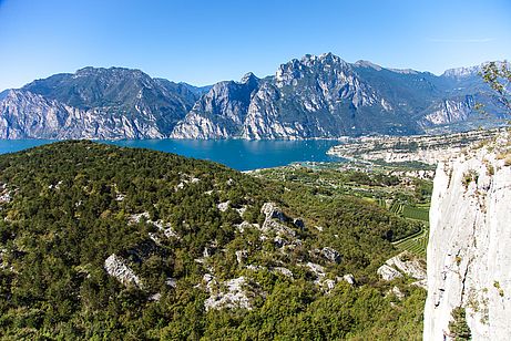 Klettern in Nago mit Gardasee-Blick