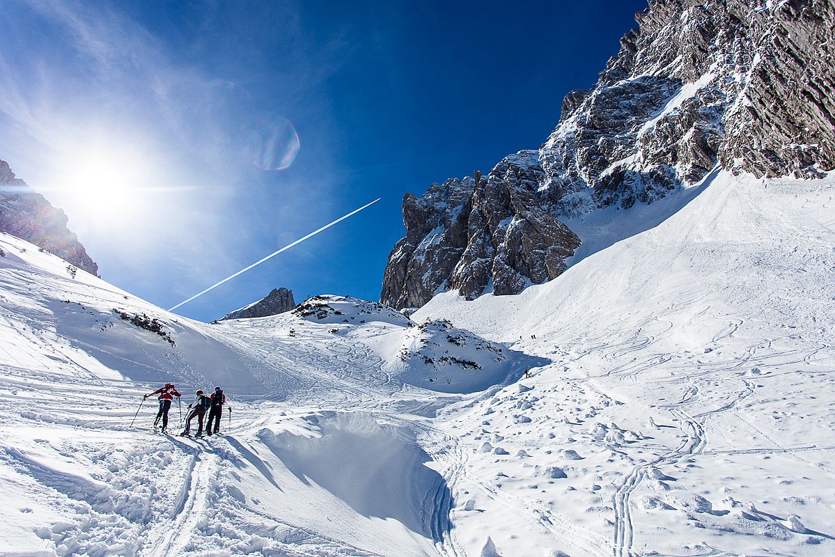 Von der Lawine ausgefräste Halfpipe im mittleren Karabschnitt