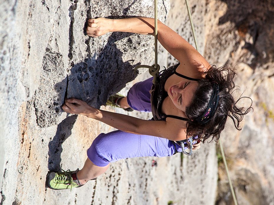 Sehr scharfer Fels an der Schlüsselstelle von "Grablje" (6c), Milna