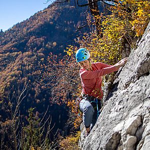 Nicole genießt die Herbstsonne in "Gartler-Freid" (5) in Klobenstein