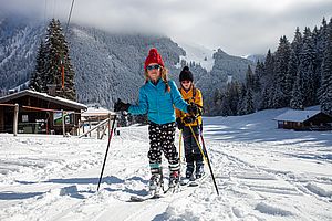 Wenige Zentimeter Neuschnee sorgen für Winterfeeling am Spitzingsee