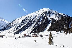 Das Krimmler Tauernhaus ist ein toller Skitourenstützpunkt zwischen Zillertaler Alpen und Hohen Tauern.