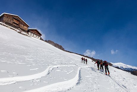 Aufstieg über die Bergbauernwiesen oberhalb von Durnholz in Richtung Jakobsspitze