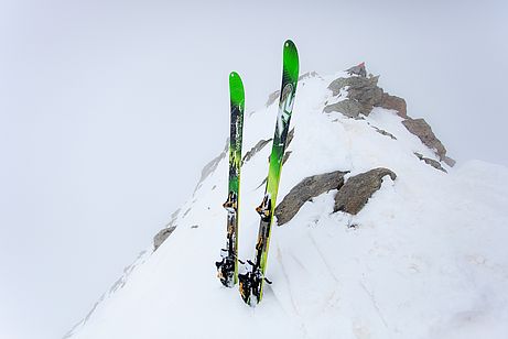 Am Gipfelgrat vom Bösen Weibl, links wäre der Großglockner zu sehen - wenn man was sehen würde.