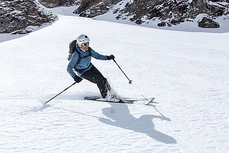 Sportliche Pulverabfahrt von der Geislspitze in den Hohen Tauern.