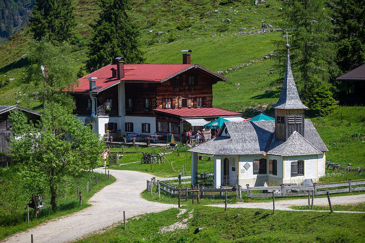 Gleich gibts was zu Trinken an der Kaindlhütte