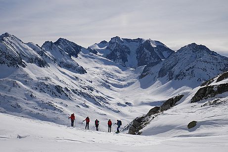 Grandiose Abfahrt in gewaltiger Kulisse