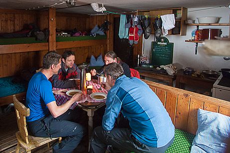 Im Winterraum der Kasseler Hütte, Zillertaler Alpen.