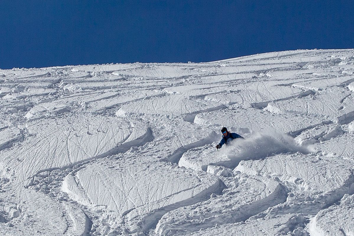 Im oberen Teil fast zu tiefer Neuschnee