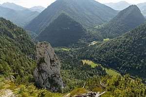 Tiefblick auf die Nordostseite des Großen Turms