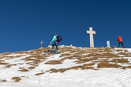 Monumentales neues Gipfelkreuz auf der Seekarlspitze