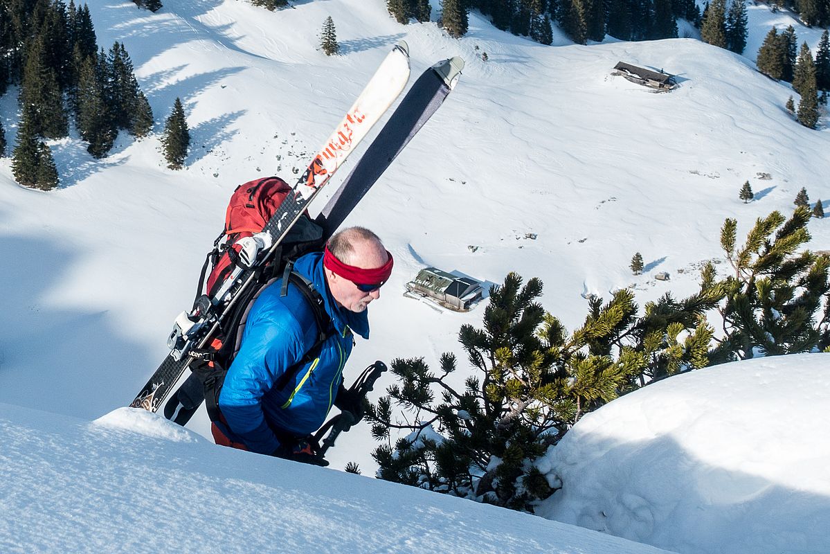 Die letzten Meter am Nordgrat haben wir die Ski getragen.