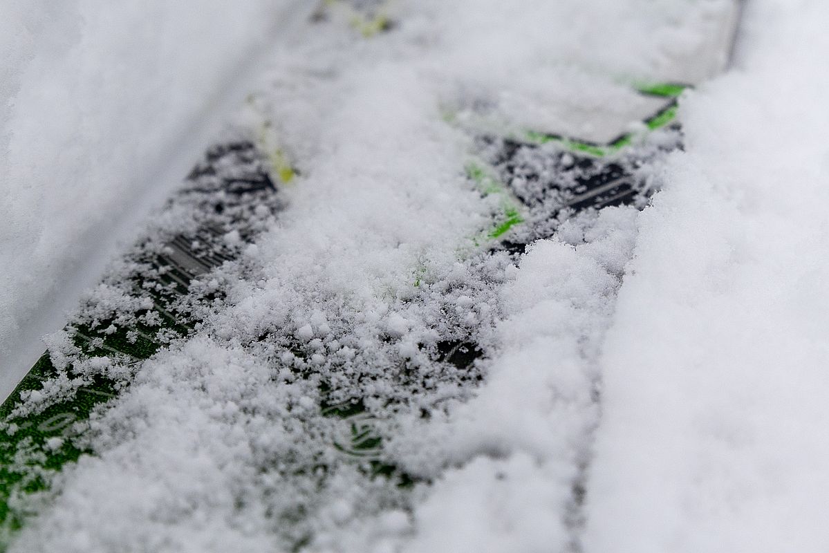 Pulverschnee mit Graupelanteil