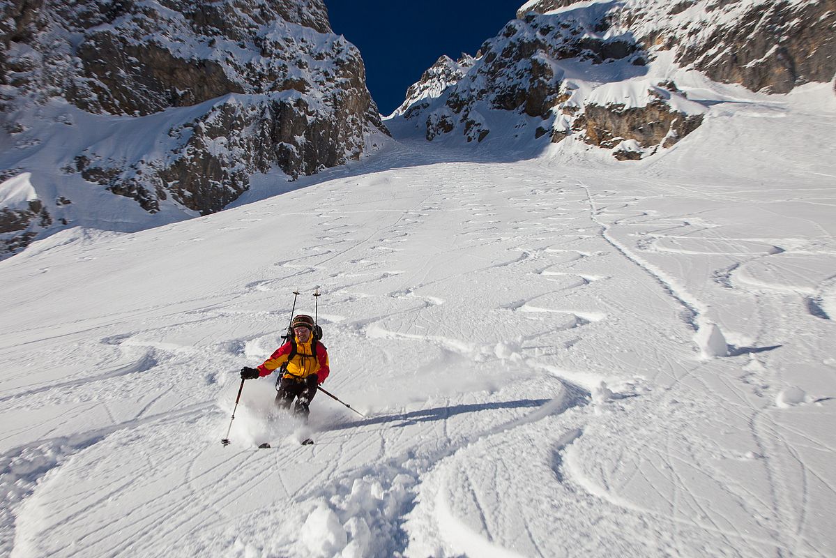 Perfekter Powder im großen Hang ins Hochgrubachkar