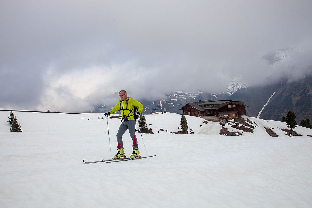 Beim Aufstieg an der Masebenhütte vorbei zieht es nochmal zu.