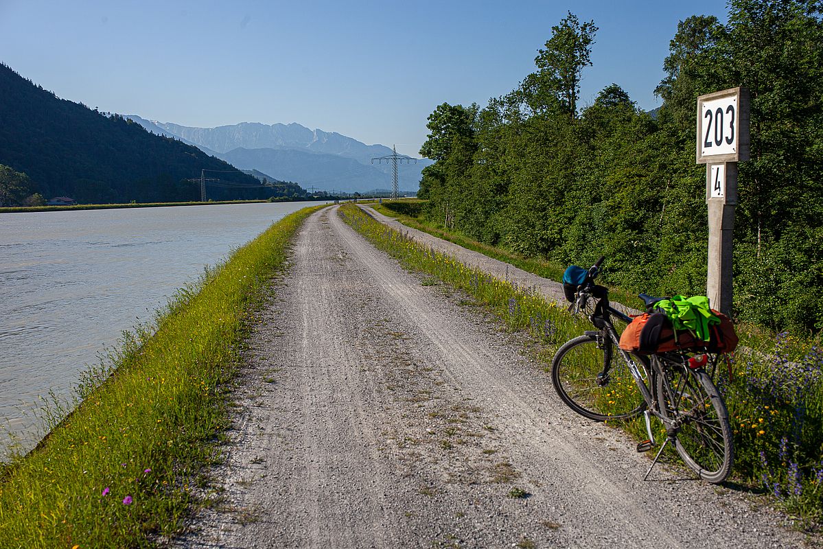 Auf dem Innradweg: Das Ziel bereits im Blick