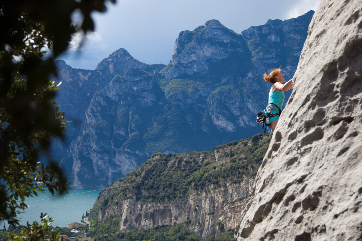 Klettern in Belvedere bei Arco hoch überm Gardasee