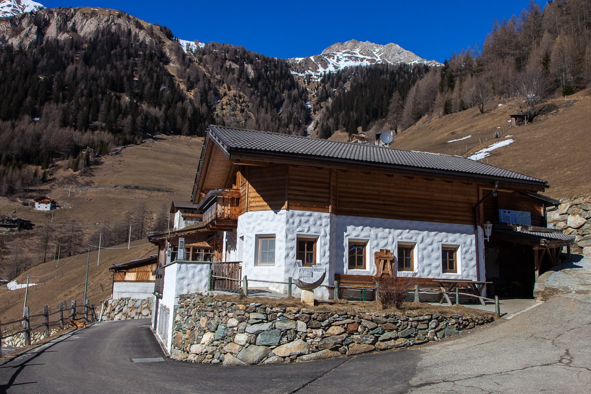 Die Duner Heuschupfe - der Wegscheiderhof im Pfunderer Tal.